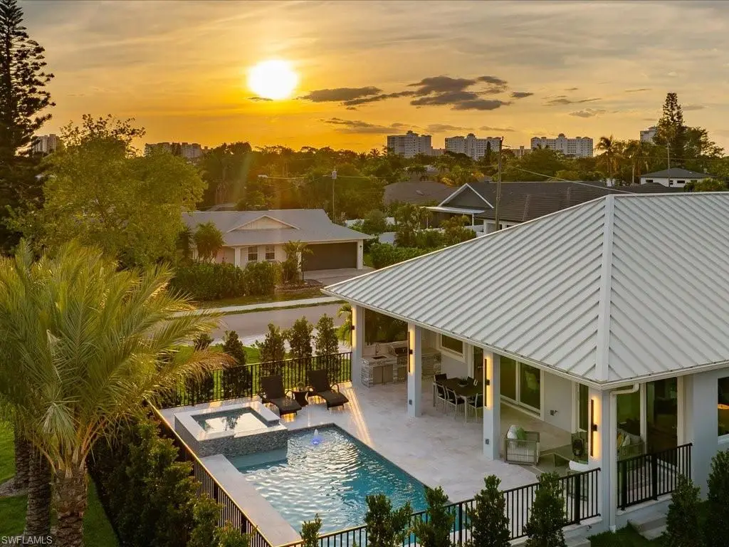 10702 6th St, Naples, FL 34108 - #1