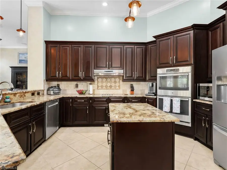 530 13th St Nw, Naples, FL 34120 - #3