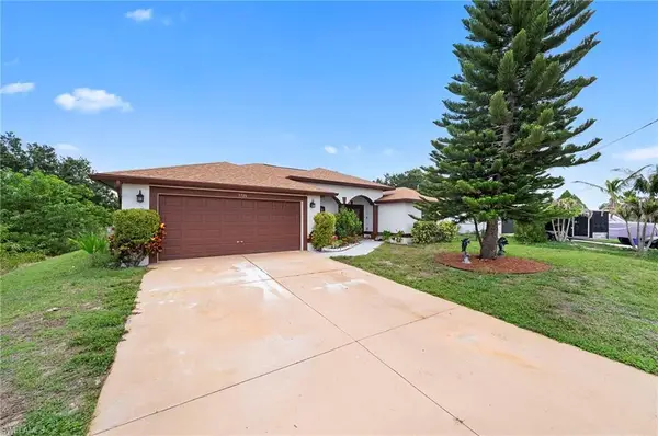 3726 15th St W, LEHIGH ACRES, FL 33971