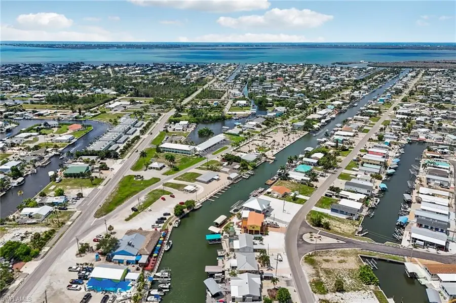 3050 York Rd, Saint James City, FL 33956 - #3
