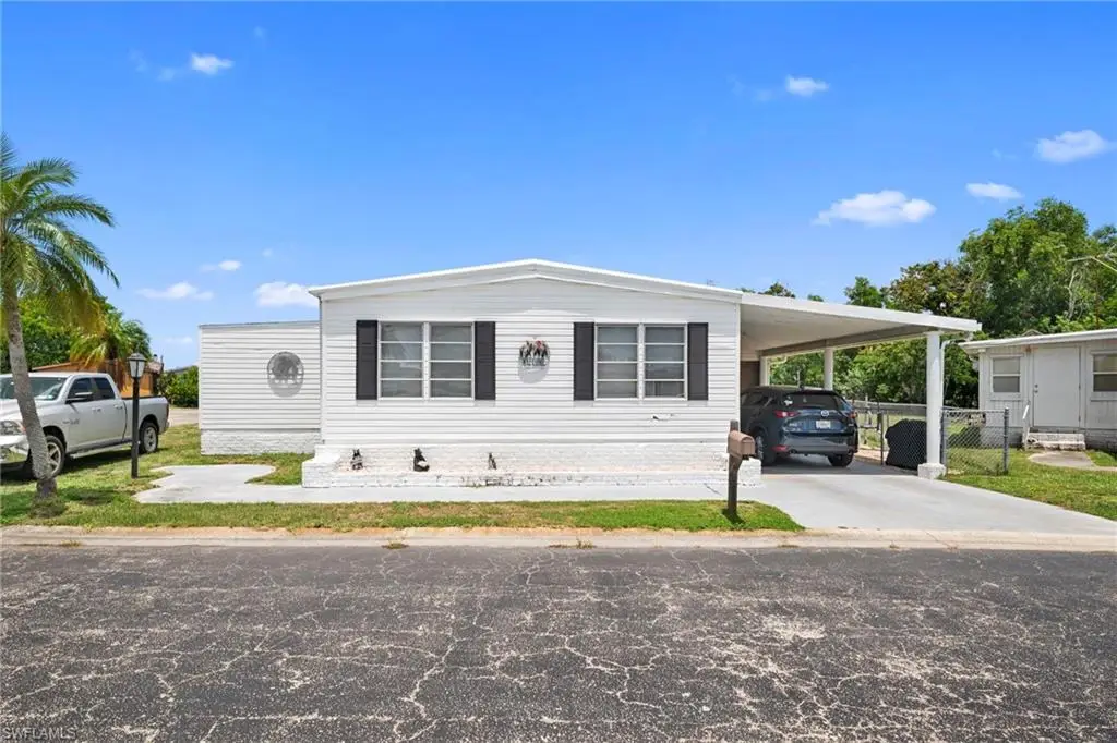 11170 Ballweg Ln, Fort Myers, FL 33908 - #1