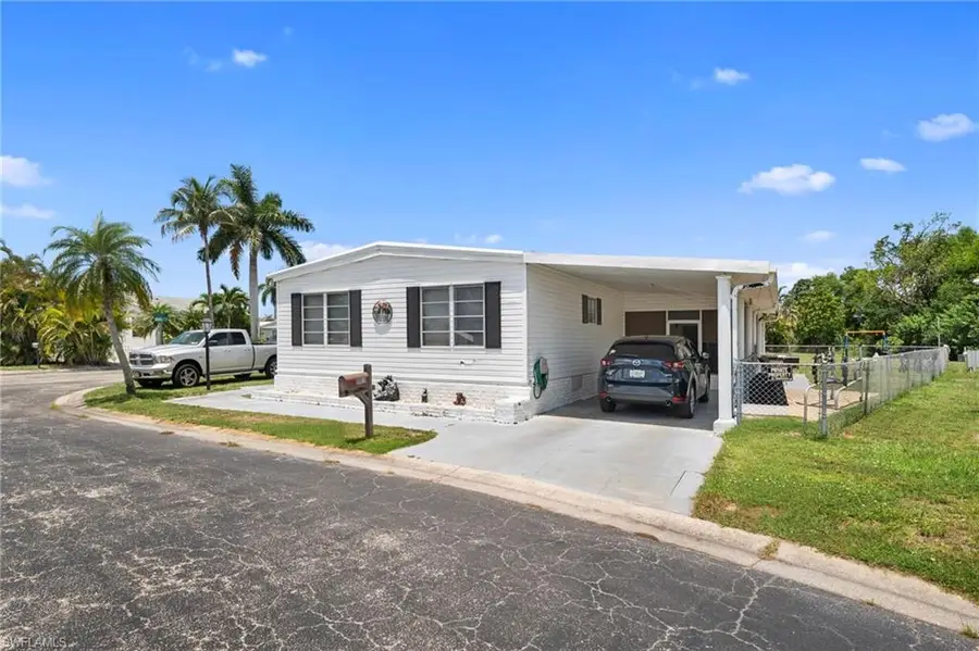 11170 Ballweg Ln, Fort Myers, FL 33908 - #2