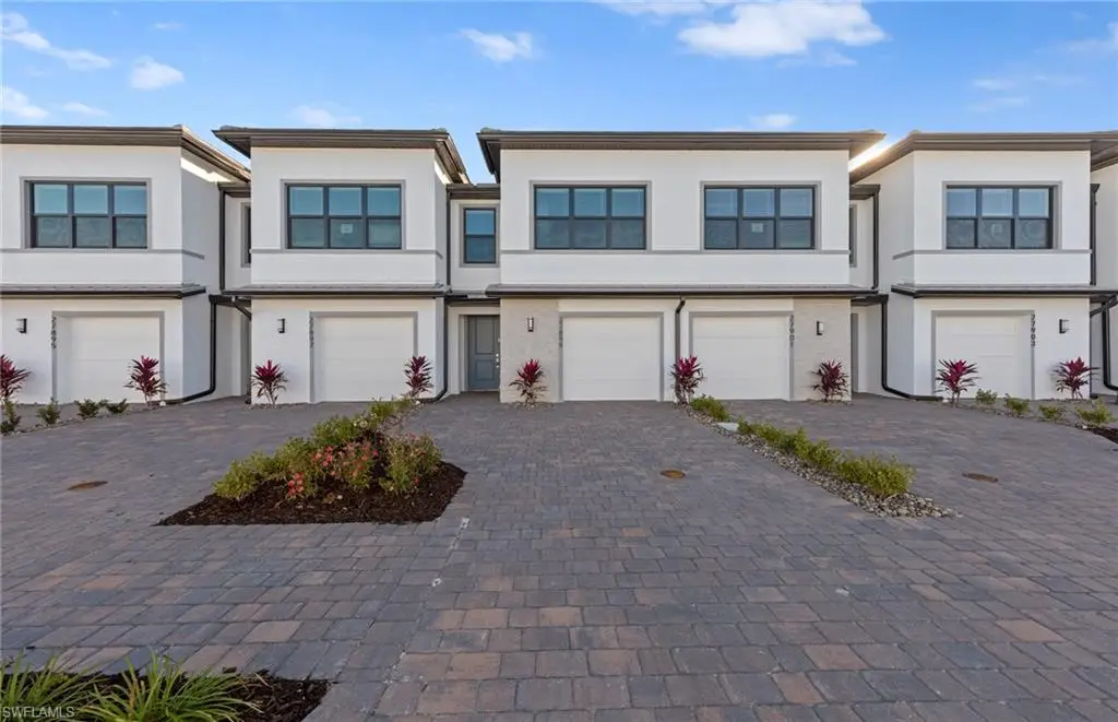 27878 Radiant Ct, Bonita Springs, FL 34135 - #1