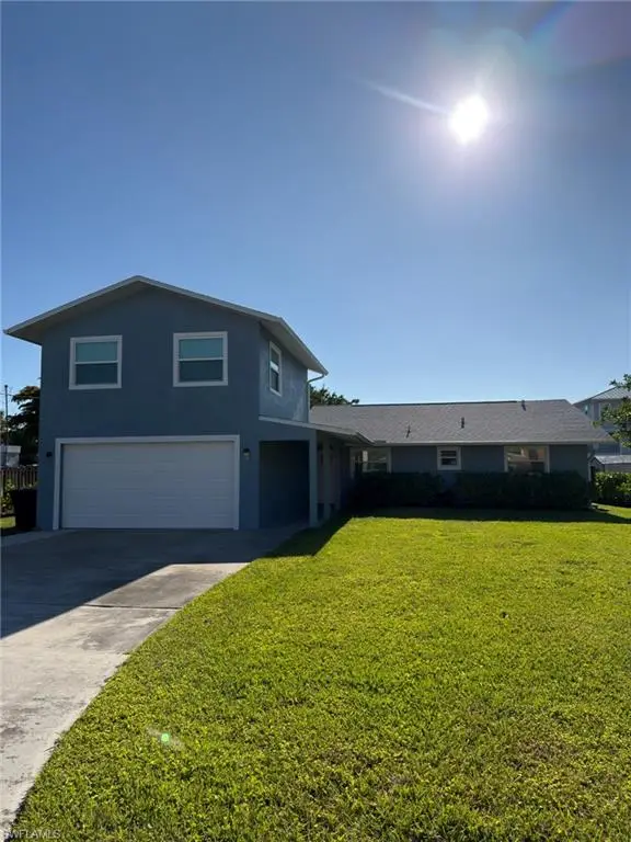 27261 Gasparilla Dr, BONITA SPRINGS, FL 34135