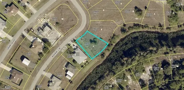 547 Bourse Cir, LEHIGH ACRES, FL 33974