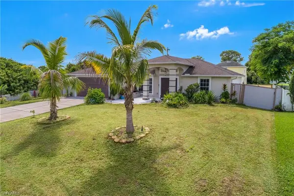 3907 27th St Sw, LEHIGH ACRES, FL 33976