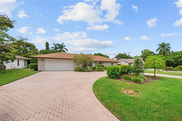 2171 Kings Lake Blvd, NAPLES, FL 34112