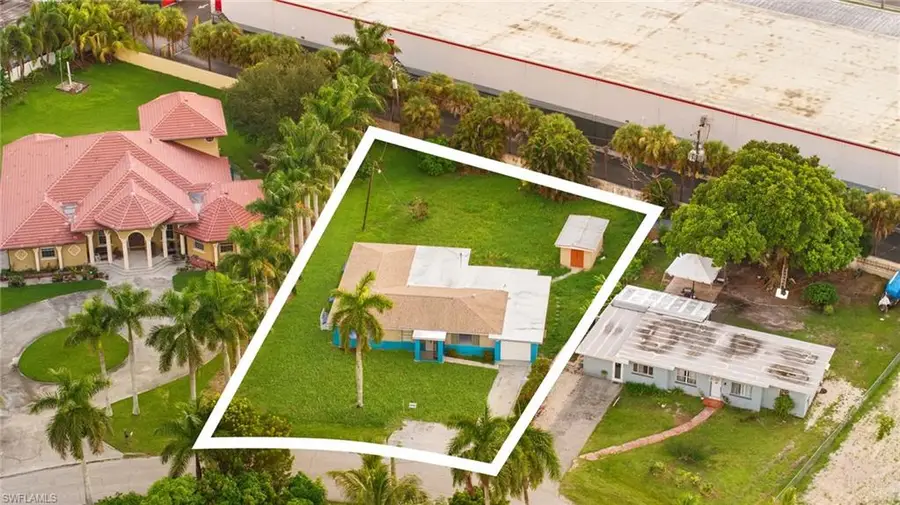 2055 Maravilla Cir, Fort Myers, FL 33901 - #2