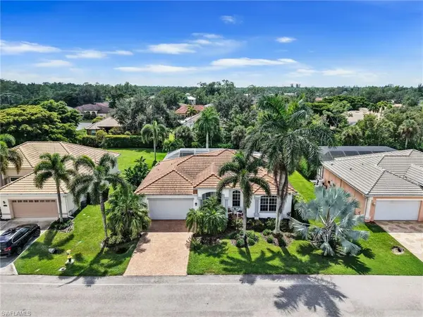 24921 Divot Dr, BONITA SPRINGS, FL 34135