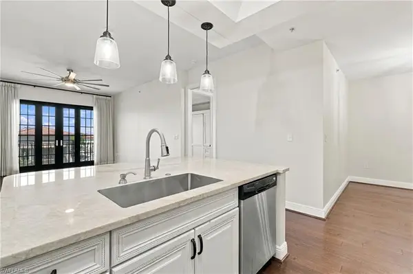 23151 Fashion Dr #305, ESTERO, FL 33928