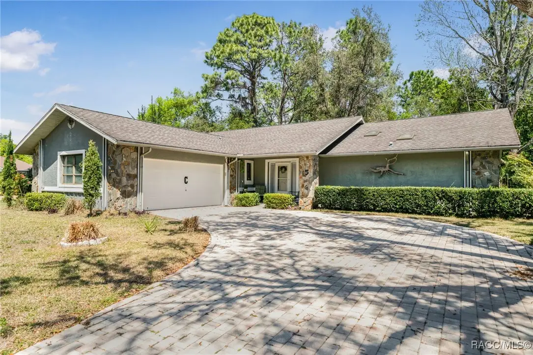 5 Hawthorne Court, Homosassa, FL 34446 - Image #1