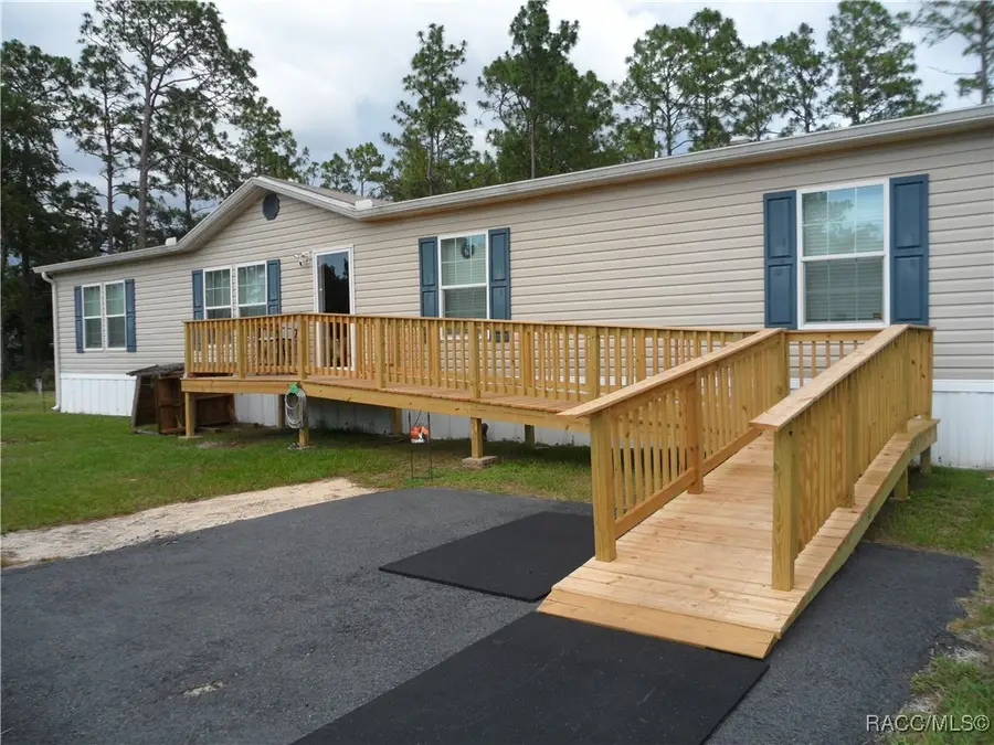 2443 S Pine Ridge Avenue, Homosassa, FL 34448 - #2