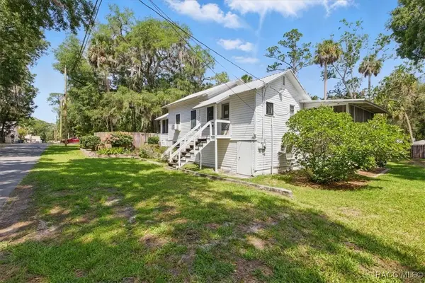 6 62nd Street, Yankeetown, FL 34498