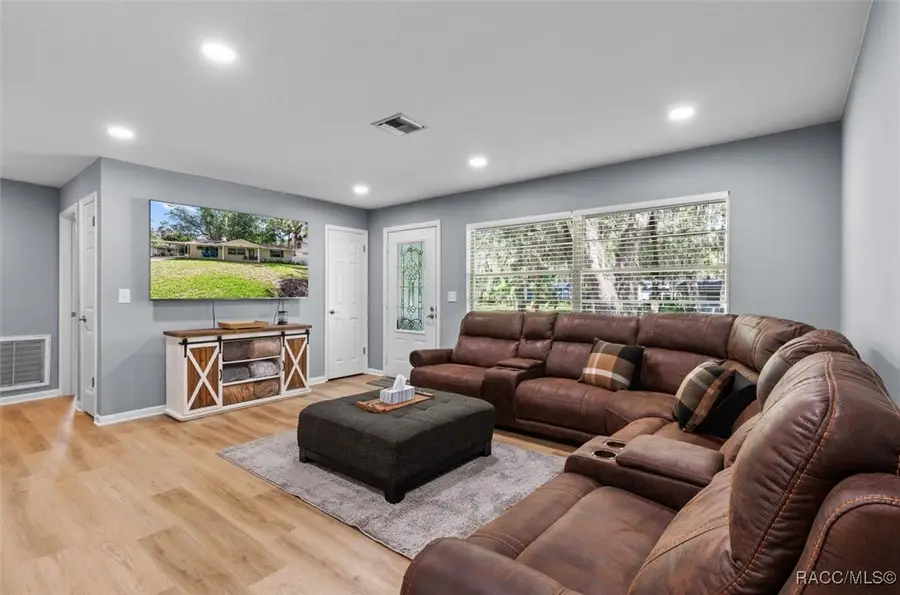 4035 N Woodland Point, Crystal River, FL 34428 - Image #2