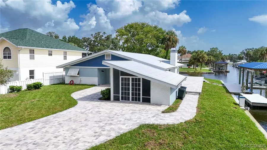 1940 NW 18th Street, Crystal River, FL 34428 - Image #2