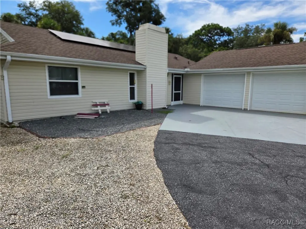 801 Country Club Drive N, Crystal River, FL 34423 - #1