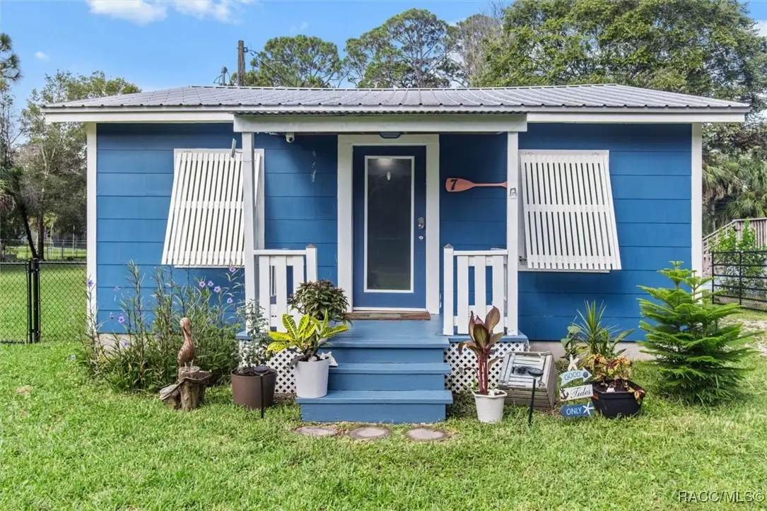 7 65th Street, Yankeetown, FL 34498 - Image #1