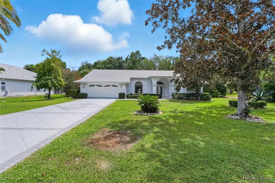 111 Douglas Street, Homosassa, FL 34446 - Image #2