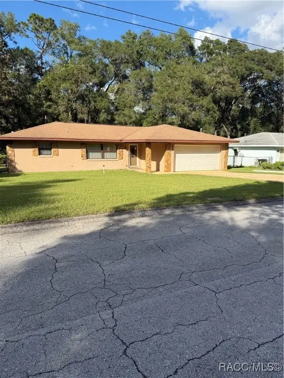 6461 E Grayson Street, Inverness, FL 34452
