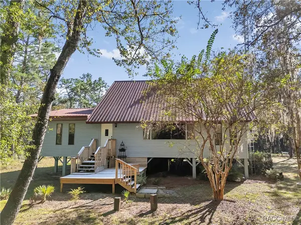 13245 S Oakview Avenue, Floral City, FL 34436