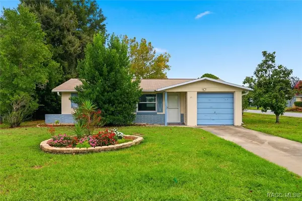 27 Regina Boulevard, Beverly Hills, FL 34465