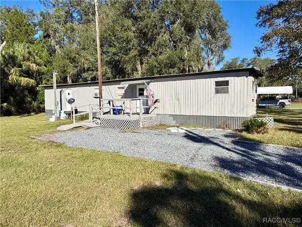 22 Pine Street, Inglis, FL 34449