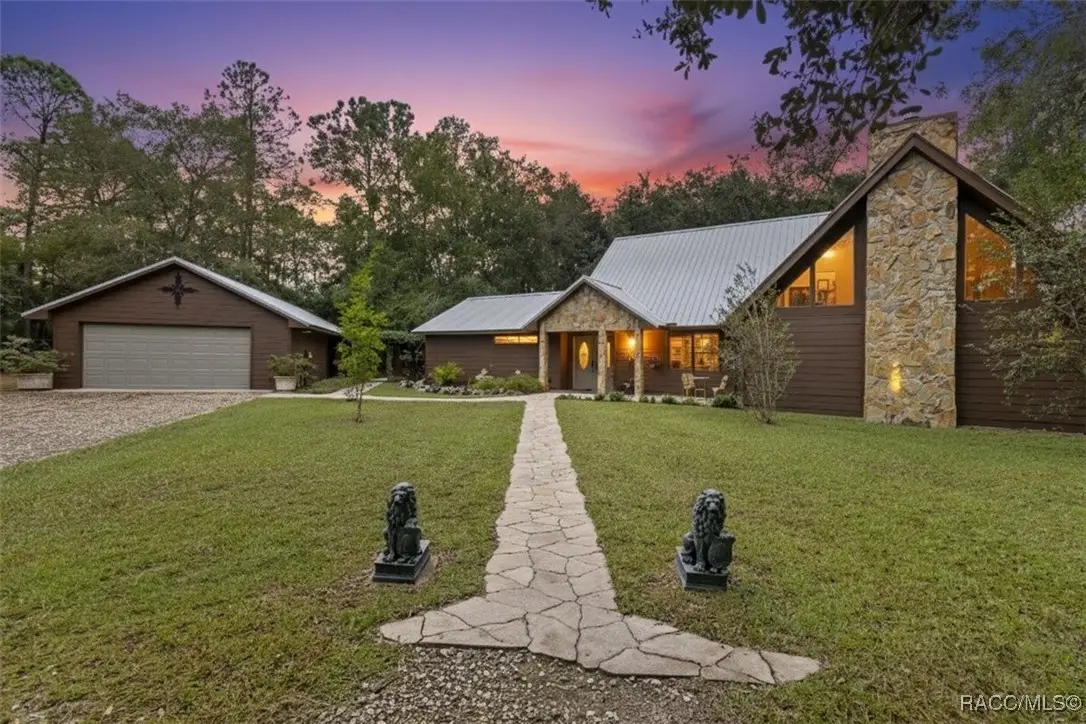 154 SE Hammock Road, Inglis, FL 34449 - Image #1