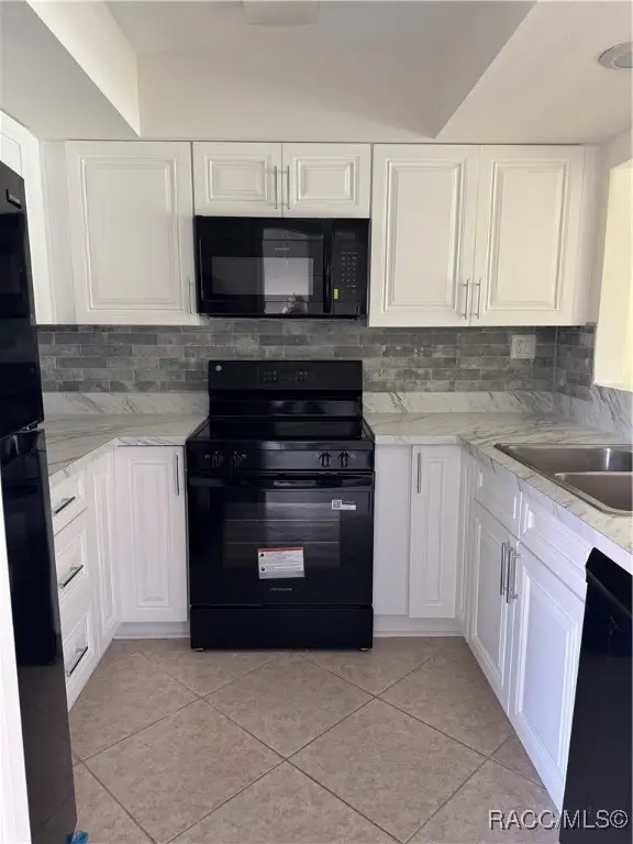 11604 W Bayshore Drive, Crystal River, FL 34429 - Image #2