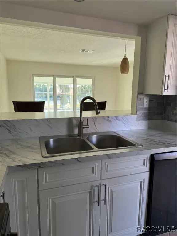 11604 W Bayshore Drive, Crystal River, FL 34429 - Image #3