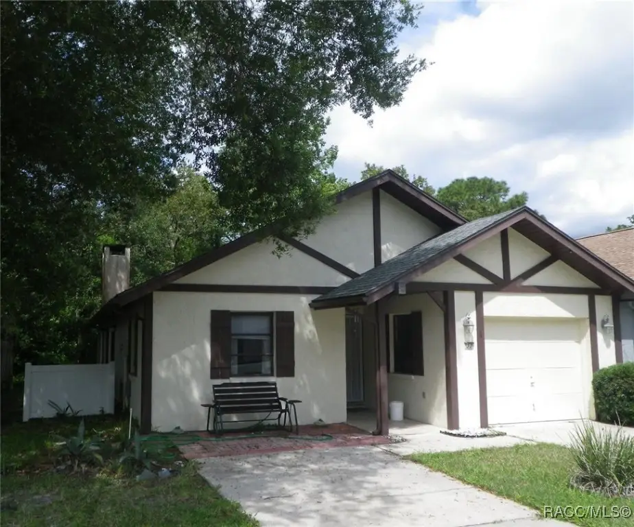 32 Dogwood Drive, Homosassa, FL 34446 - Image #1