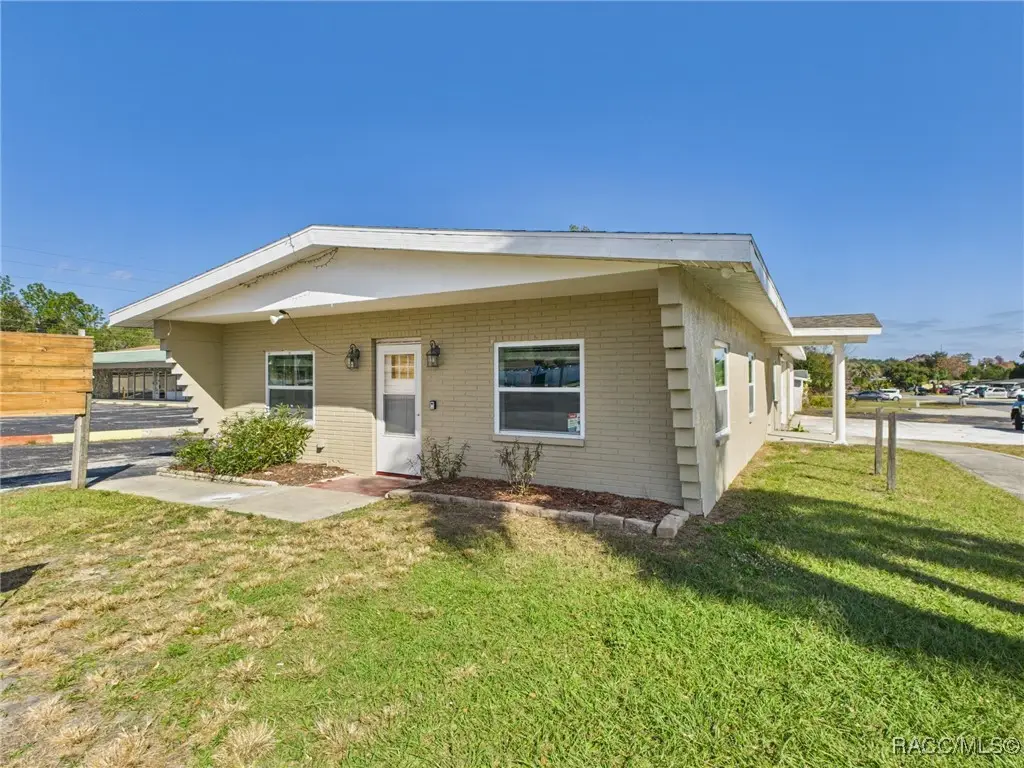 2 N Melbourne Street, Beverly Hills, FL 34465 - Image #1