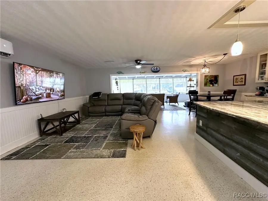 1115 SE Kings Bay Drive, Crystal River, FL 34429 - Image #3