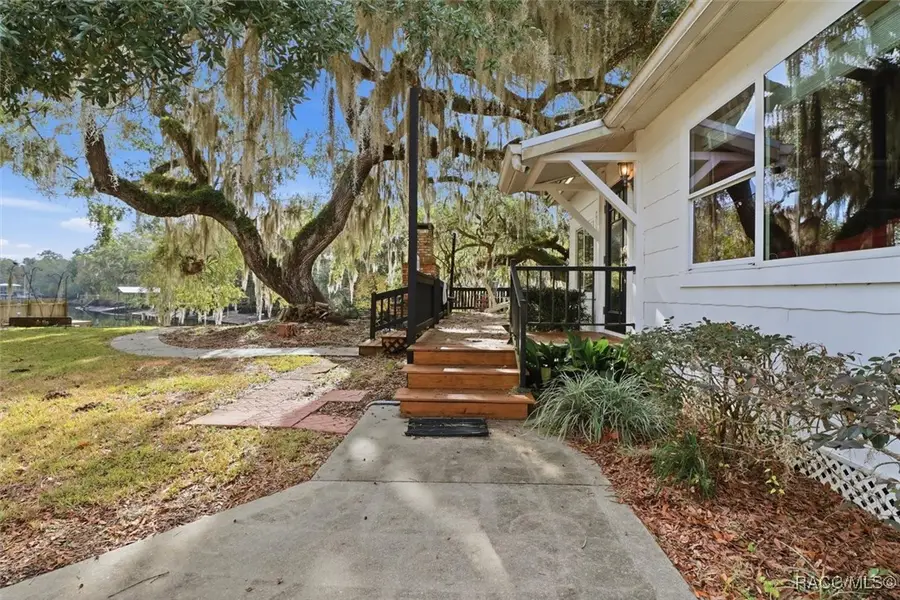 5415 Riverside Drive, Yankeetown, FL 34498 - Image #2