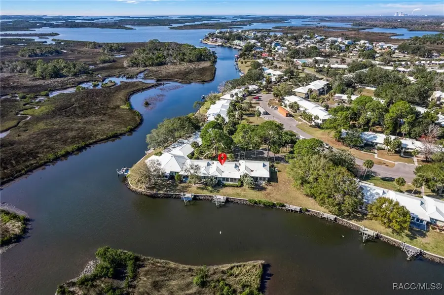 11514 W Bayshore Drive, Crystal River, FL 34429 - Image #2