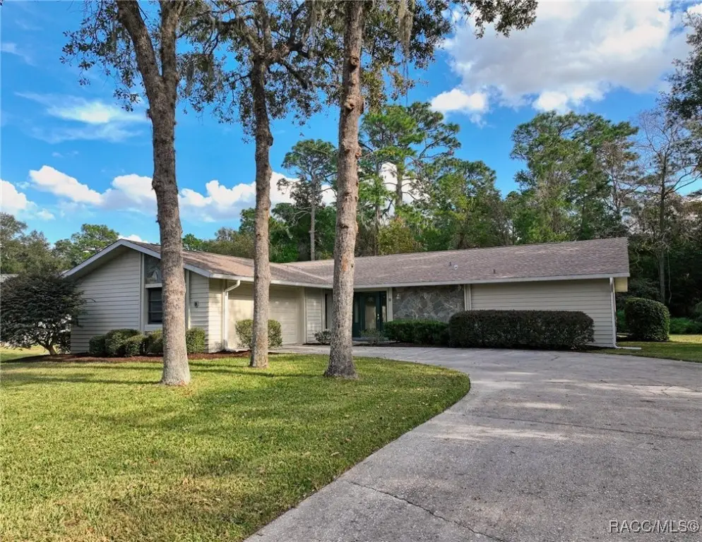 9 E Hemlock Court, Homosassa, FL 34446 - Image #1