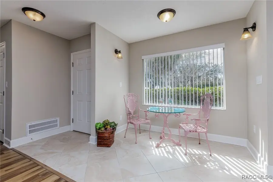 11346 W Bayshore Drive, Crystal River, FL 23329 - Image #3