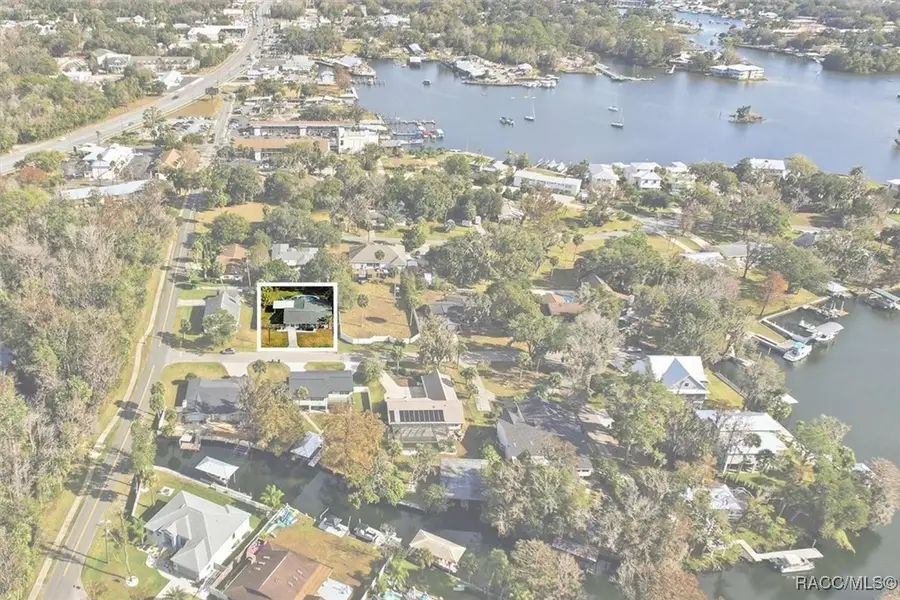 547 NW 9th Avenue, Crystal River, FL 34428 - Image #2