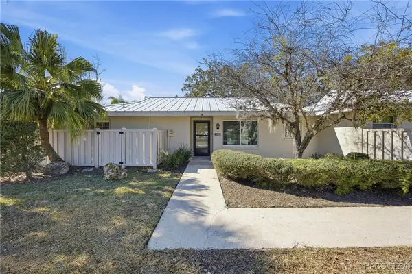 11586 W Bayshore Drive, Crystal River, FL 34429