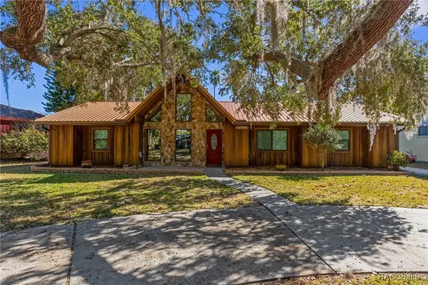 11870 W Riverhaven Drive, Homosassa, FL 34448