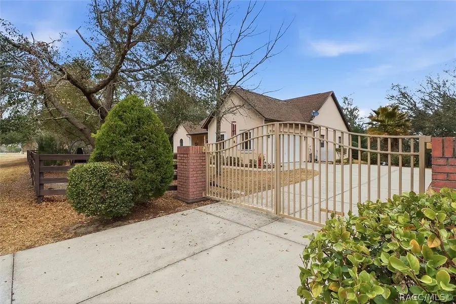 2450 W Tall Oaks Drive, Beverly Hills, FL 34465 - #2