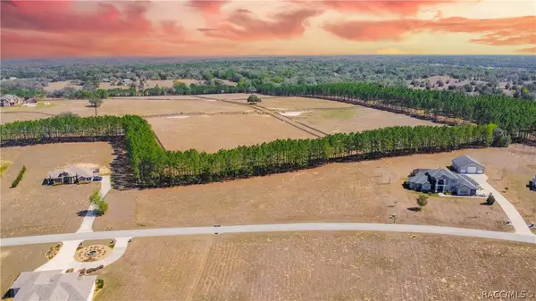 374 N Lake Shenandoah Loop, Inverness, FL 34453