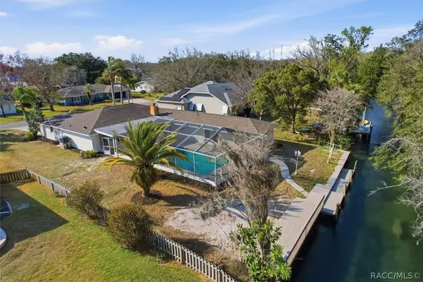 1025 SE 5th Avenue, Crystal River, FL 34429