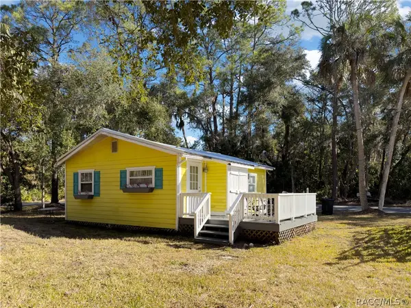21 52nd Street, Yankeetown, FL 34498