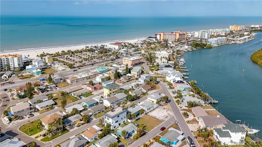 18012 4th Street E, Redington Beach, FL 33708 - #2