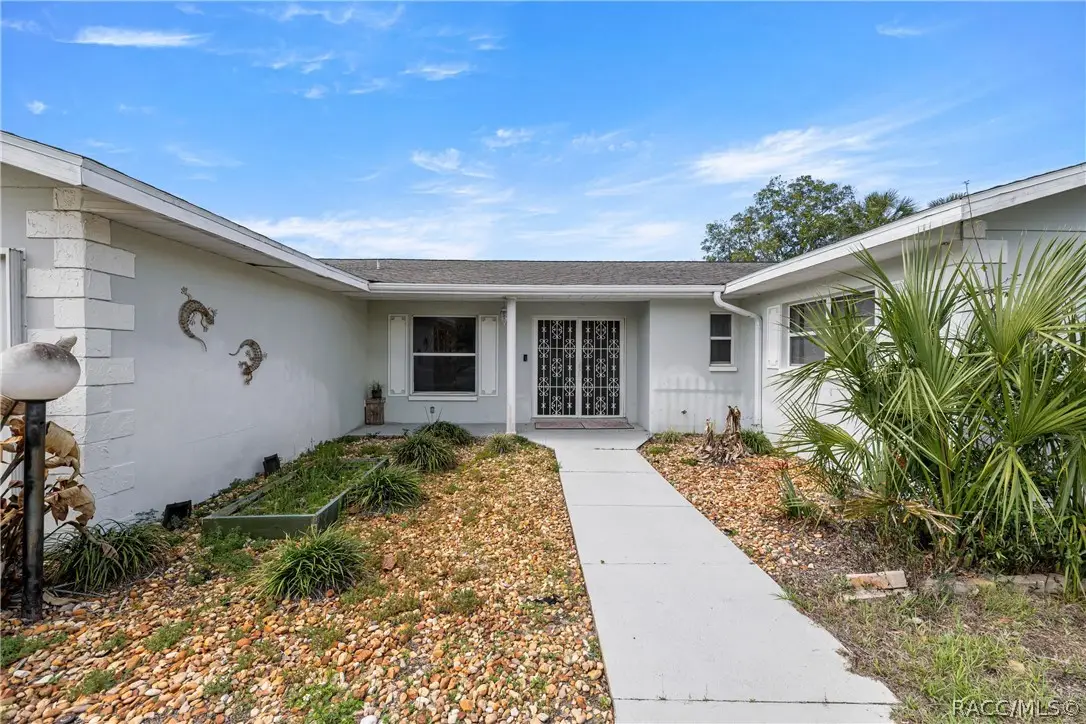818 N Country Club Drive, Crystal River, FL 34429 - #1