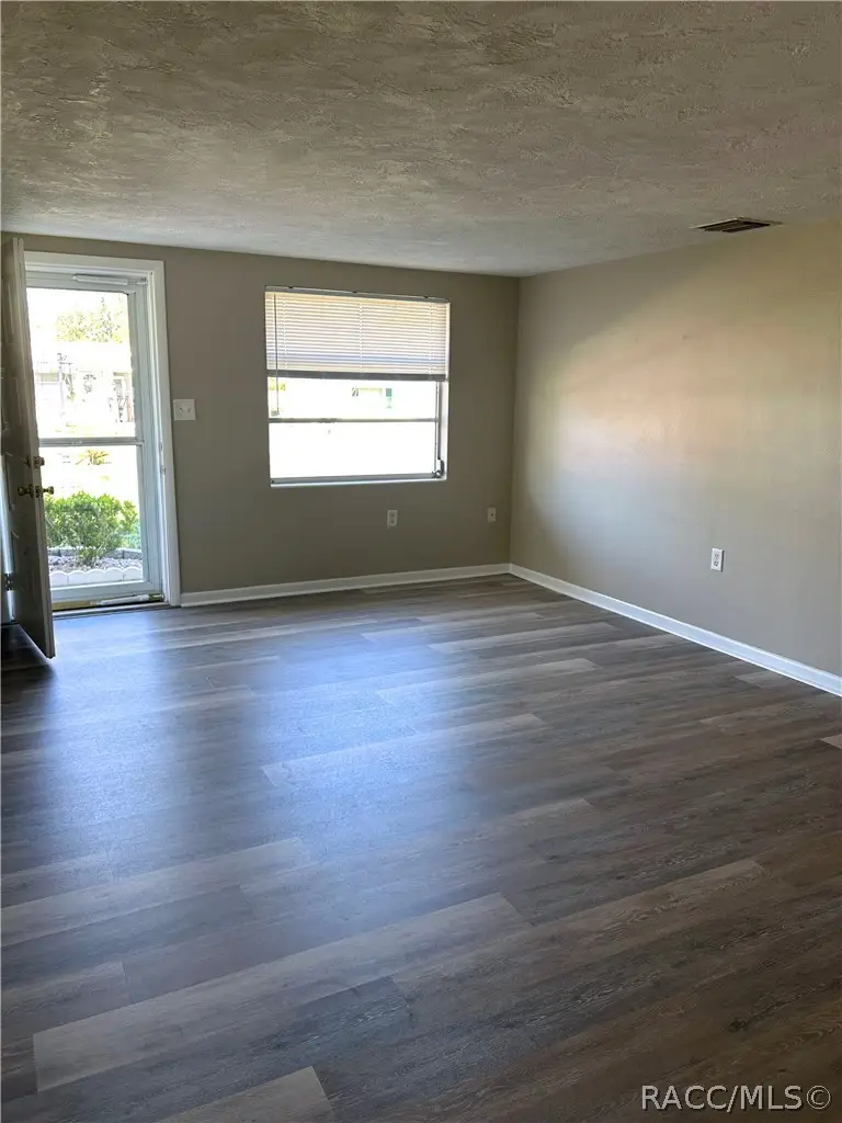 6 Donna Street, Beverly Hills, FL 34465 - #2