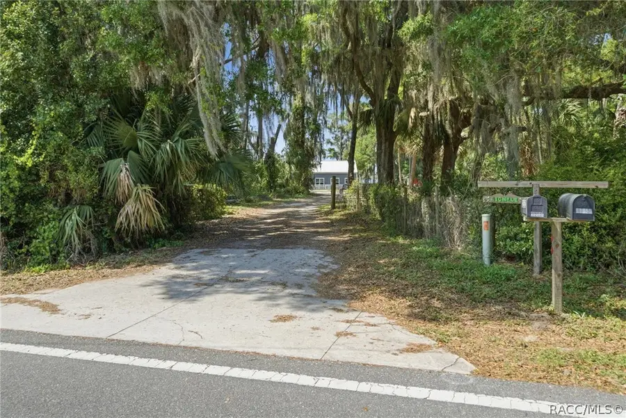 11252 N Citrus Avenue, Crystal River, FL 34428 - #2