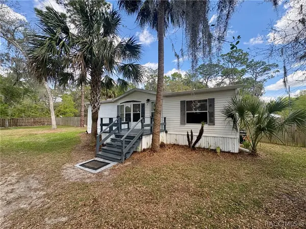 9909 N Northcut Avenue, Crystal River, FL 34428