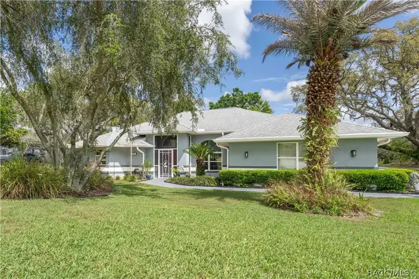 1 Poplar Court N, Homosassa, FL 34446