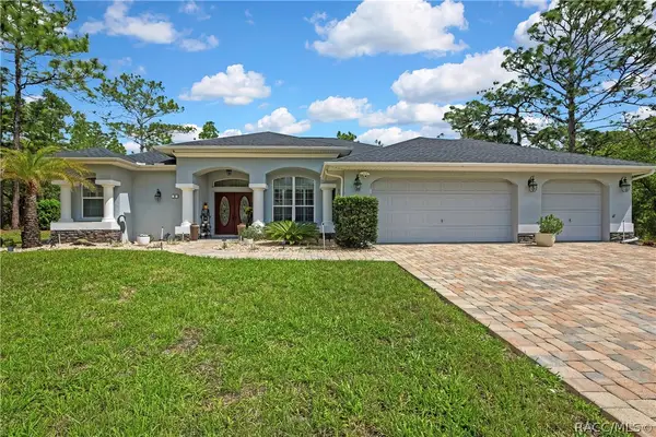 8 Pagoda Court W, Homosassa, FL 34446